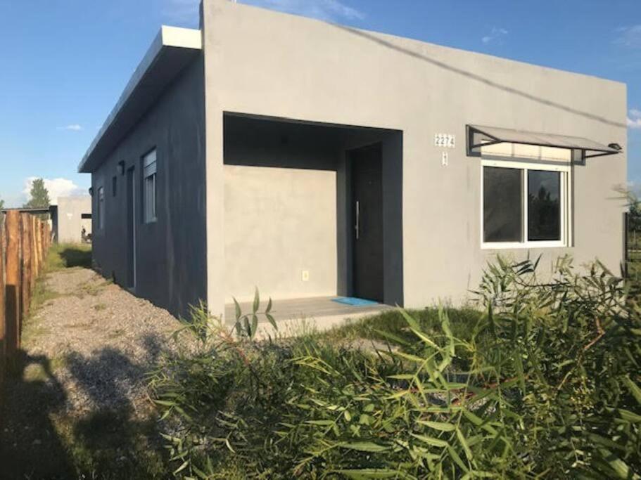 Comoda Casa Con Jardin En Colonia Del Sacramento Eksteriør bilde