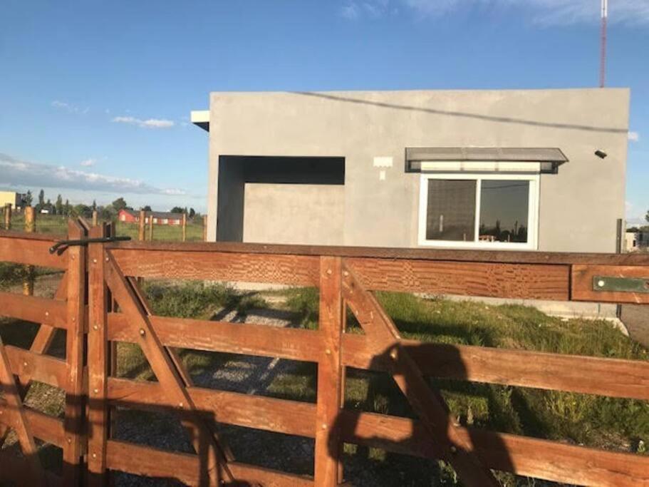 Comoda Casa Con Jardin En Colonia Del Sacramento Eksteriør bilde